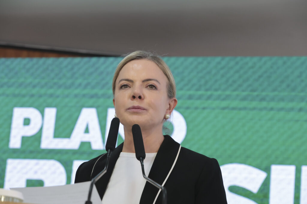 gleisi-reage-apos-manifestacao-de-alcolumbre-com-criticas-ao-governo