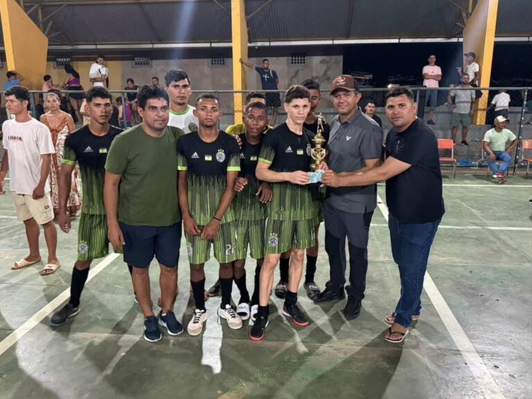 Guarani  e Família  Pink Fênix conquistam o título  do I campeonato  de futsal da Foz do Paraná; atividade  esportiva  foi promovida pelo vereador  Elilson  Teles