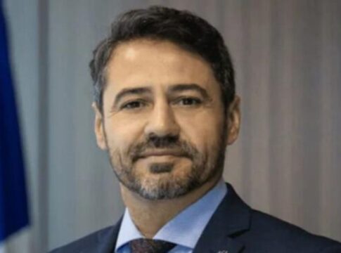 cgu:-ex-chefe-da-receita-que-liberou-joias-para-bolsonaro-e-demitido