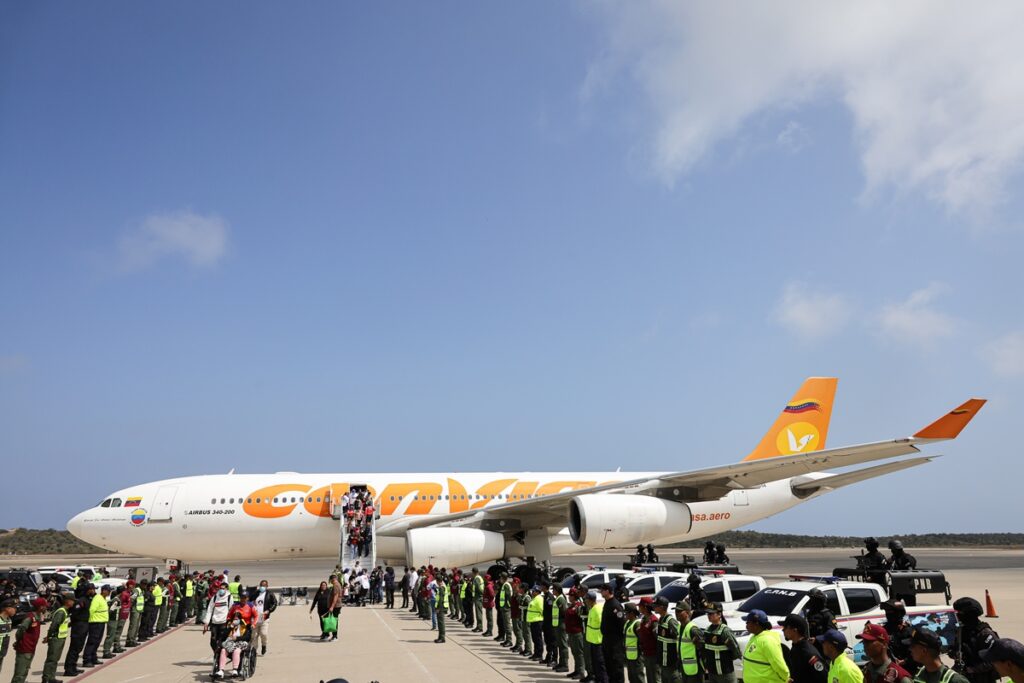 colombia-desafia-eua-e-diz-que-espaco-aereo-na-venezuela-segue-aberto