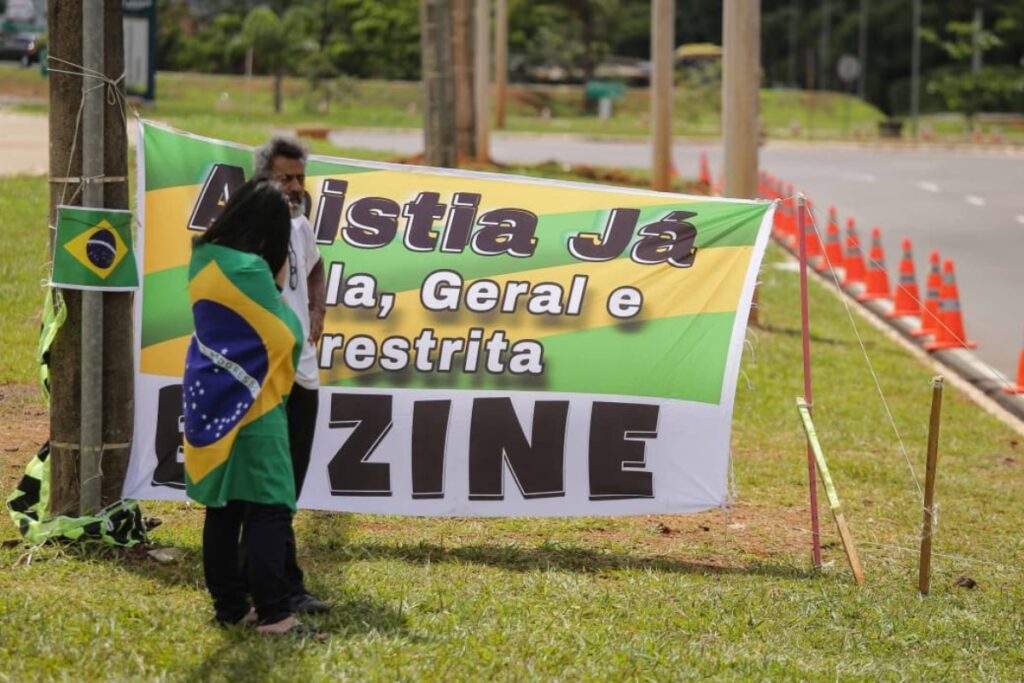 segunda-semana-de-prisao-de-bolsonaro-comeca-com-poucos-apoiadores