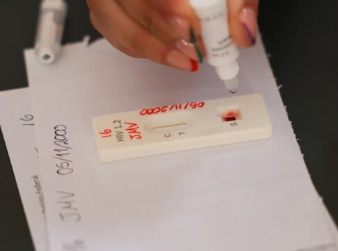 acao-no-df-oferece-testagem-rapida-e-informacao-sobre-hiv/aids