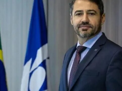 cgu-demite-ex-chefe-da-receita-que-atuou-no-caso-de-joias-sauditas