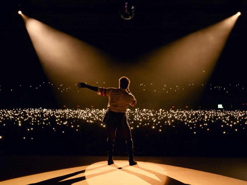 do-soul-“senhoril”-ao-pagode-pop:-liniker-reescreve-juventude-em-caju