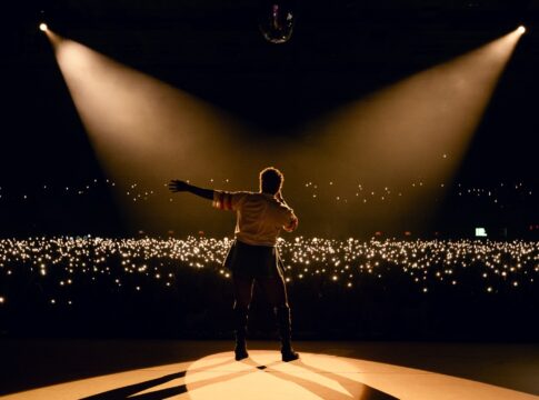 do-soul-“senhoril”-ao-pagode-pop:-liniker-reescreve-juventude-em-caju