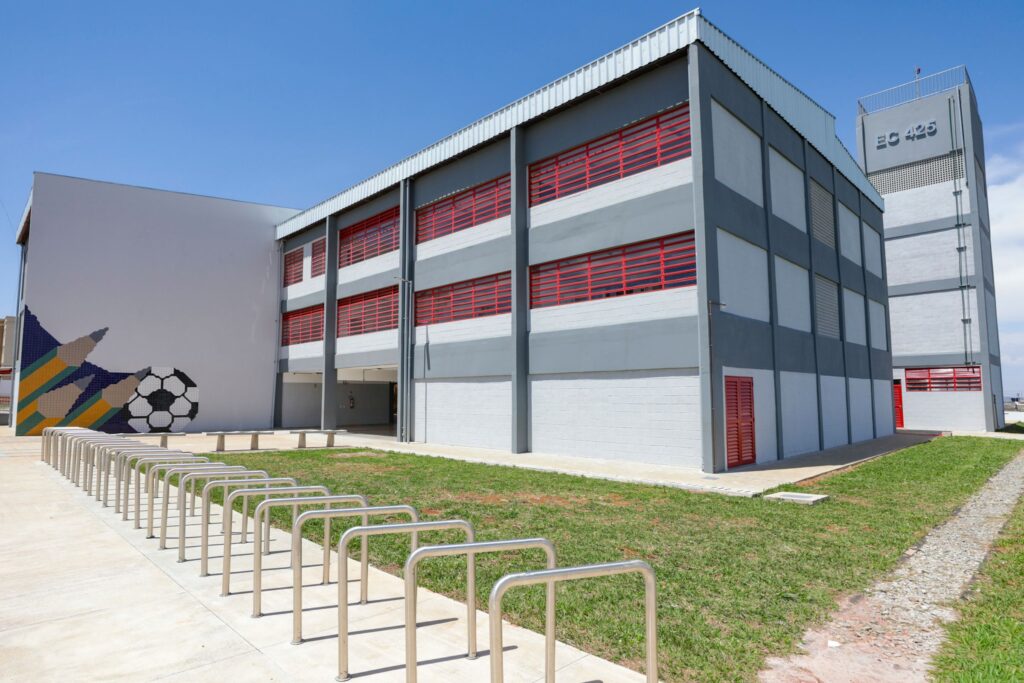 df-amplia-acesso-a-educacao-com-valorizacao-de-docentes-e-muitas-obras