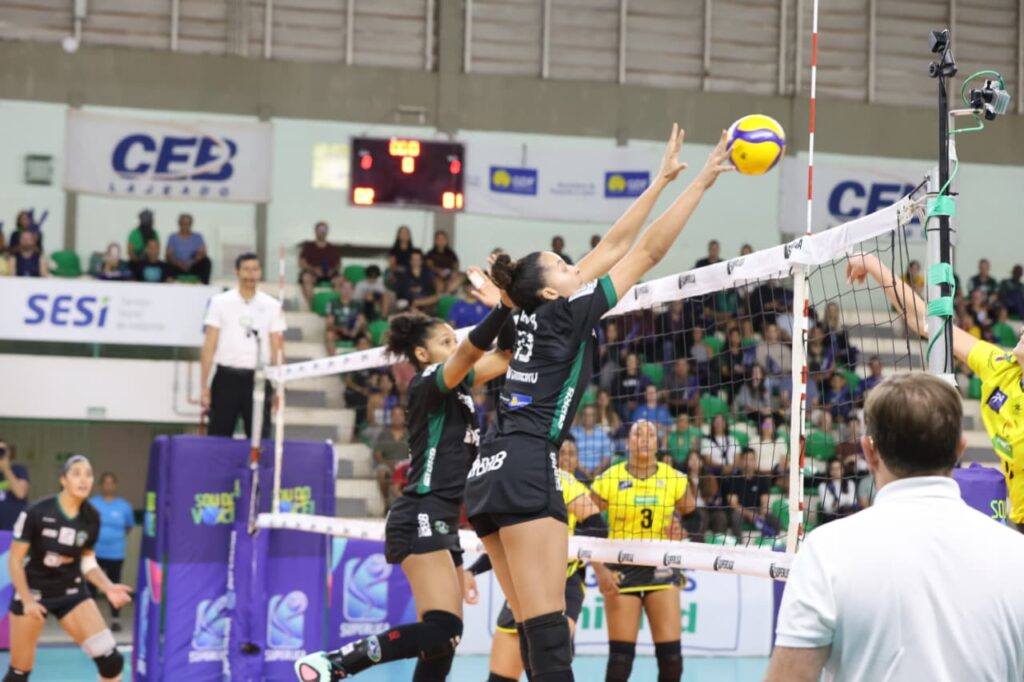 brasilia-volei-volta-a-vencer-e-se-afasta-do-z-2-da-superliga-feminina