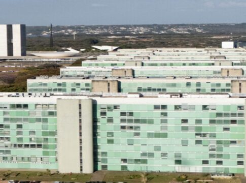 pacote-que-muda-carreira-do-servidor-afeta-mais-de-20-areas;-entenda