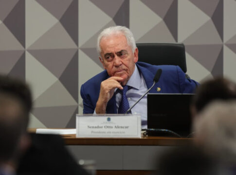 lula-recebeu-presidente-da-ccj-antes-de-alcolumbre-cancelar-sabatina