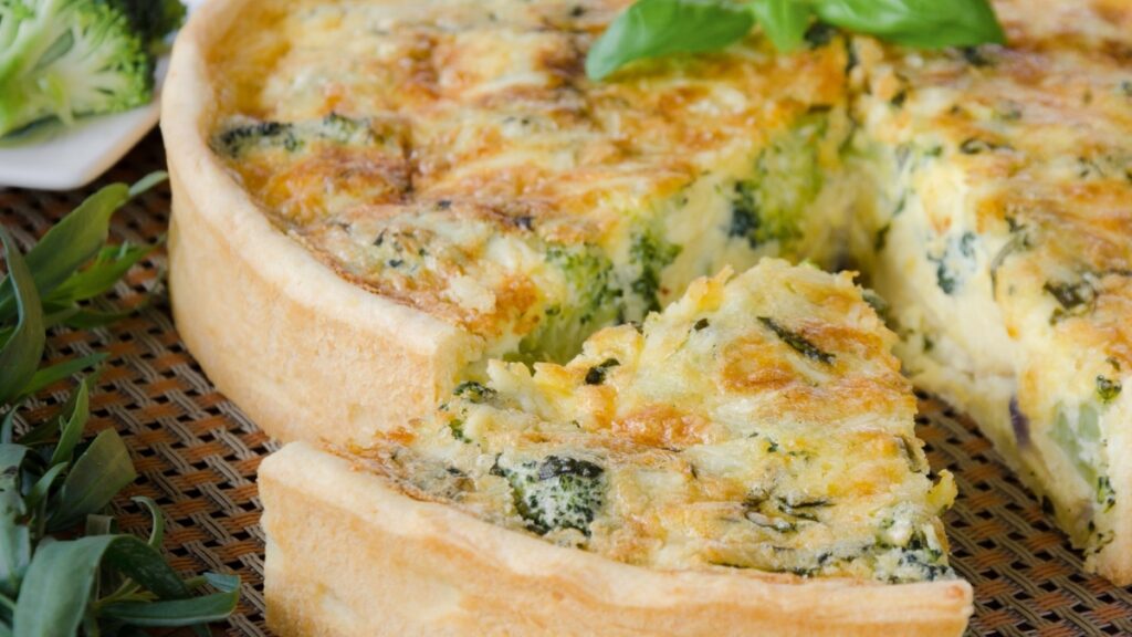 reaproveite-as-sobras-de-bacalhau-com-esta-suculenta-quiche-cremosa