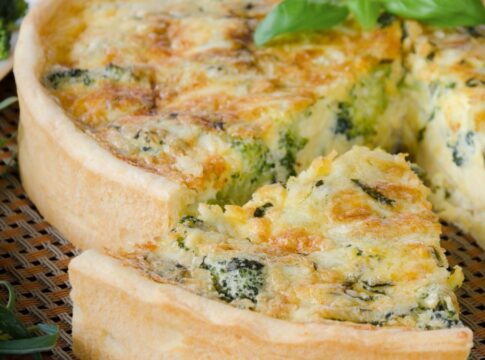 reaproveite-as-sobras-de-bacalhau-com-esta-suculenta-quiche-cremosa