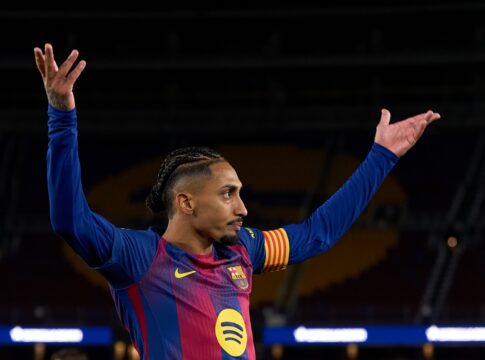 barcelona:-raphinha-volta-a-balancar-as-redes-apos-lesao-na-coxa