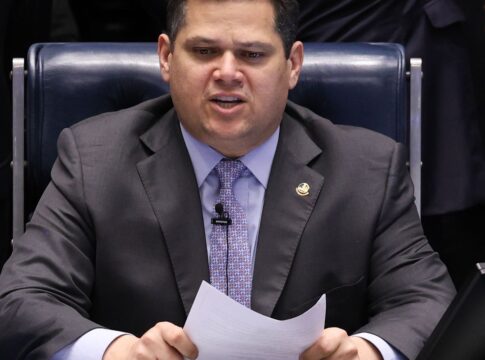 alcolumbre-cancela-calendario-para-sabatina-de-jorge-messias-ao-stf