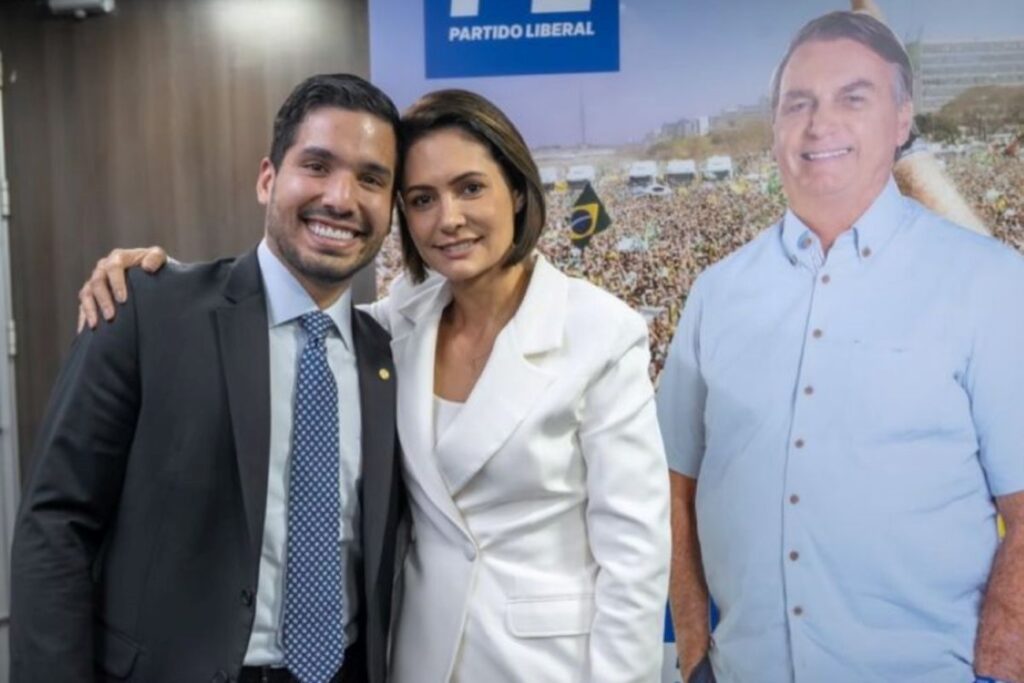 michelle-bolsonaro-se-manifesta-apos-pl-suspender-apoio-a-ciro-gomes