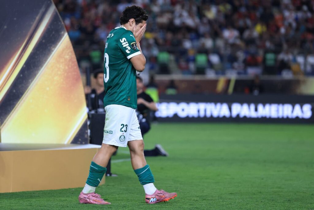 raphael-veiga-diz-que-ha-poucas-respostas-para-derrota-na-libertadores