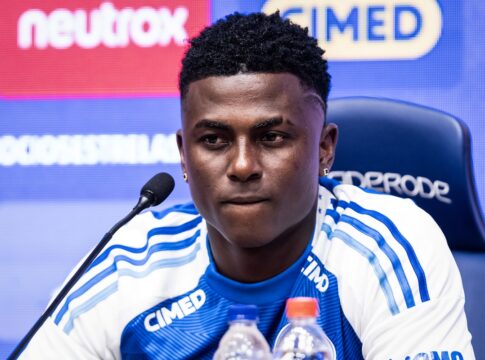 em-apresentacao,-nova-contratacao-do-cruzeiro-rasga-elogios-a-neymar