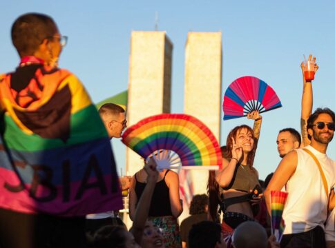 pratica-da-“cura-gay”-contra-pessoa-lgbtqia+-sera-punida-no-df