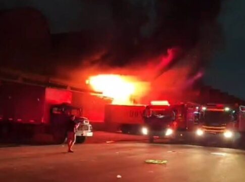 incendio-atinge-ceasa-do-rio-de-janeiro-e-causa-destruicao