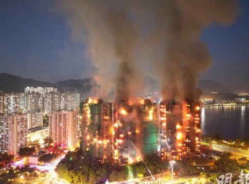 hong-kong:-mortos-em-incendio-chegam-a-159;-31-seguem-desaparecidos