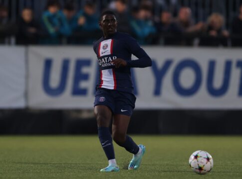 promessa-do-psg-pode-se-aposentar-aos-21-anos-apos-sumir-dos-campos promessa-do-psg-pode-se-aposentar-aos-21-anos-apos-sumir-dos-campos