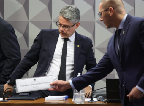 pl-antifaccao:-relator-atende-governo-e-derruba-mudancas-de-derrite