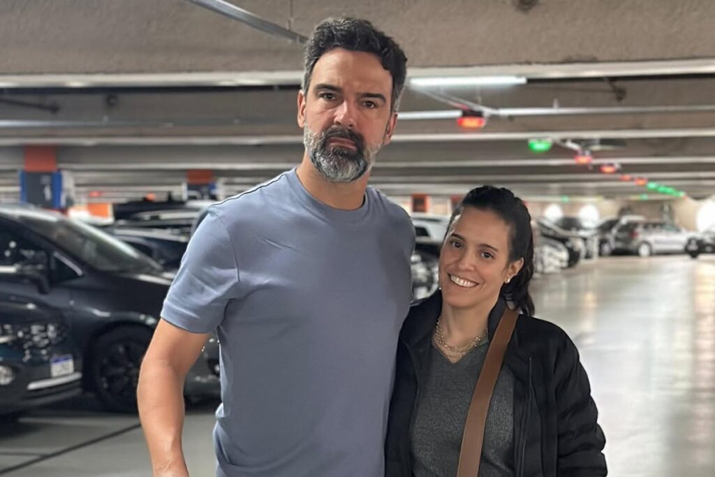 tadeu-schmidt-revela-por-que-usa-vestido-da-esposa-apos-tomar-banho