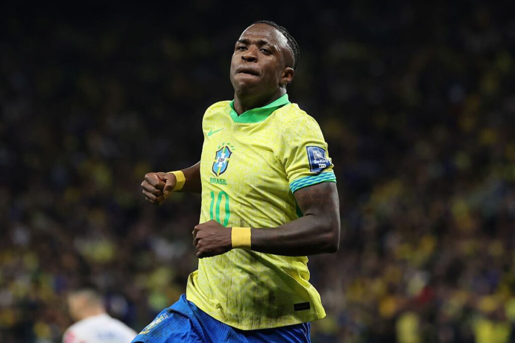 vini-jr.-aparece-entre-os-10-melhores-atletas-esperados-na-copa;-veja