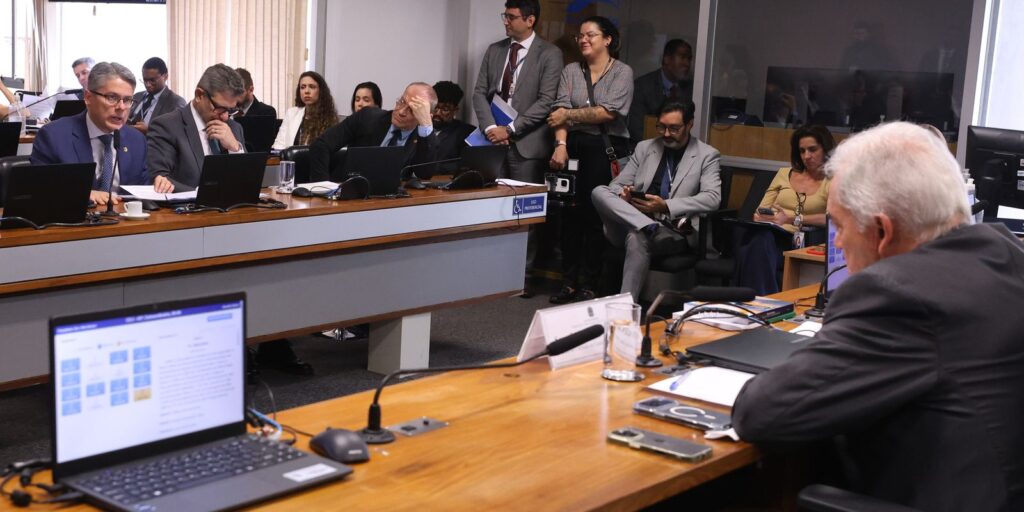 ccj-do-senado-adia-votacao-do-pl-antifaccao-para-10-de-dezembro