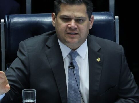 alcolumbre-critica-decisao-de-gilmar-mendes-sobre-impeachment-no-stf