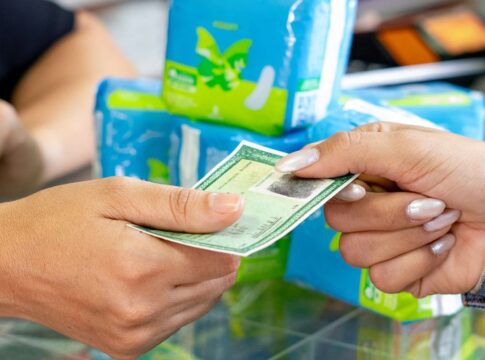 beneficiarias-recebem-mensagens-sobre-retirada-de-absorventes-no-sus