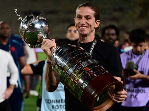 com-titulo,-filipe-luis-atinge-marca-inedita-no-futebol-brasileiro