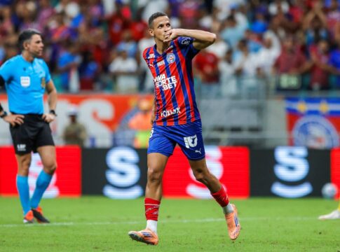 com-um-gol-em-cada-tempo,-bahia-vence-sport-no-campeonato-brasileiro