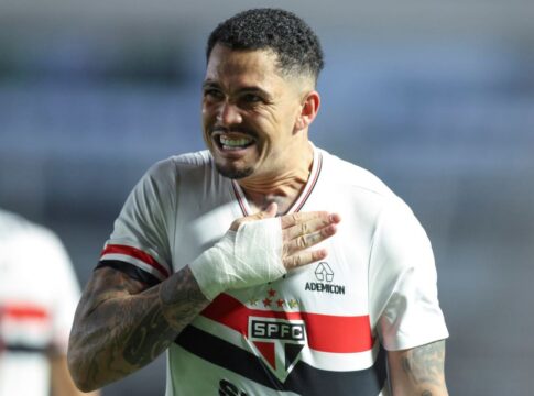 sao-paulo-vence-o-internacional-na-vila-e-se-segura-na-8a-posicao