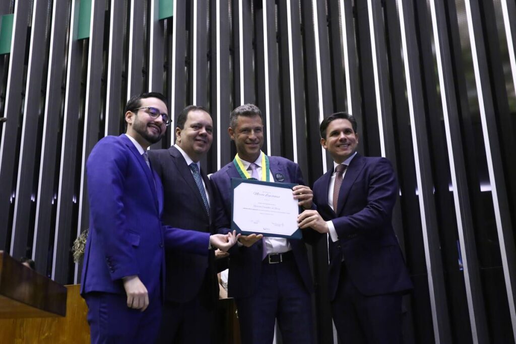 camara-homenageia-empresario-que-criticou-bolsa-familia