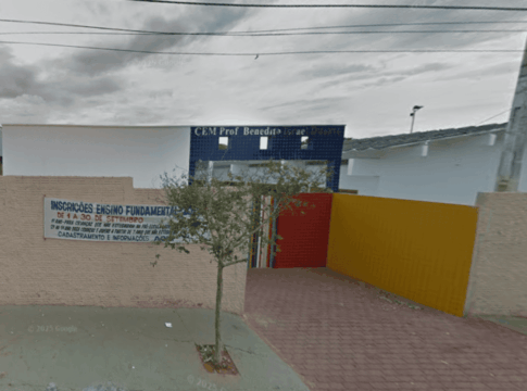 aluna-e-chamada-de-burra-e-pai-parte-para-cima-de-diretor-de-escola