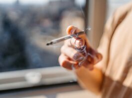 dono-de-distribuidora-e-preso-apos-dar-desconto-em-cigarro-sem-nota