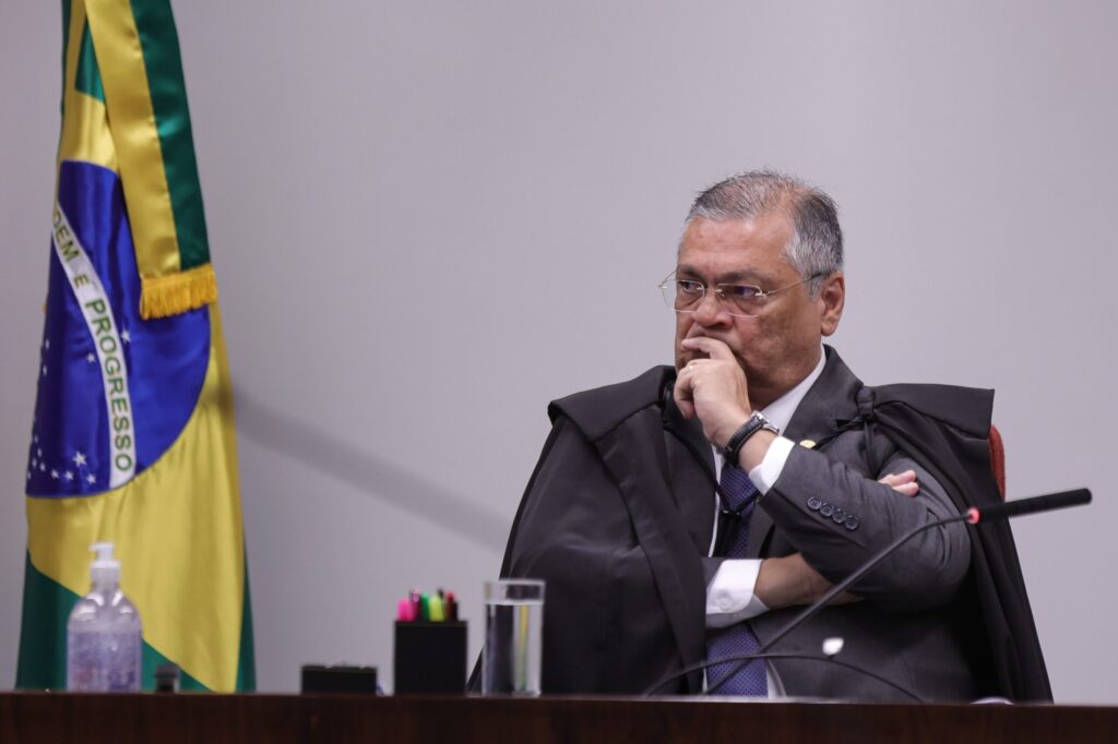 dino-comenta-liminar-de-gilmar-e-alerta-para-81-pedidos-de-impeachment