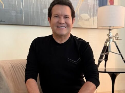 ximbinha-se-derrete-ao-posar-com-as-filhas-e-os-netos:-“vovo-coruja”