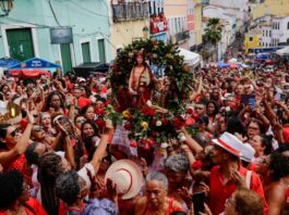 quinta-(4/12)-e-dia-de-santa-barbara,-que-morreu-decapitada-pelo-pai