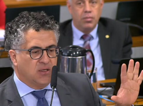 “fica-na-sua,-papagaio-de-pirata”,-diz-deputado-do-pt-para-ze-trovao