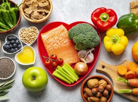 nutricionistas-ensinam-o-que-comer-para-controlar-o-colesterol-alto