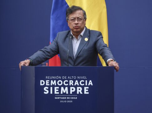 petro-manda-recado-a-trump-e-pede-que-militares-defendam-a-colombia