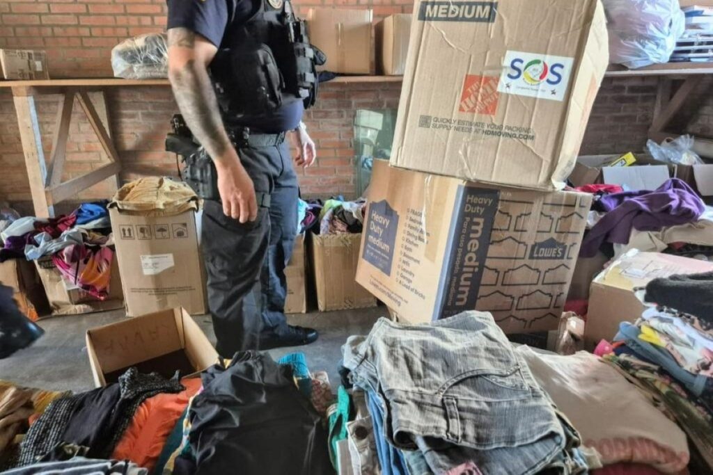 doacoes-dos-eua-para-vitimas-da-enchente-no-rs-foram-parar-em-brechos