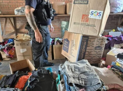 doacoes-dos-eua-para-vitimas-da-enchente-no-rs-foram-parar-em-brechos