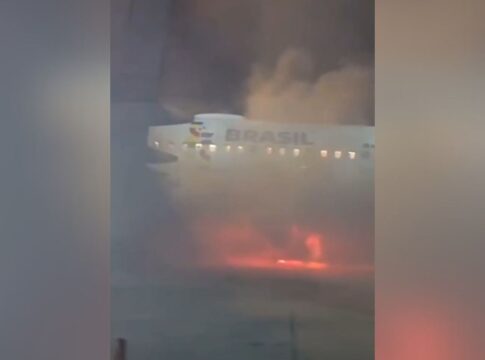 esteira-de-bagagem-pega-fogo-e-aviao-e-evacuado-no-aeroporto-de-guarulhos