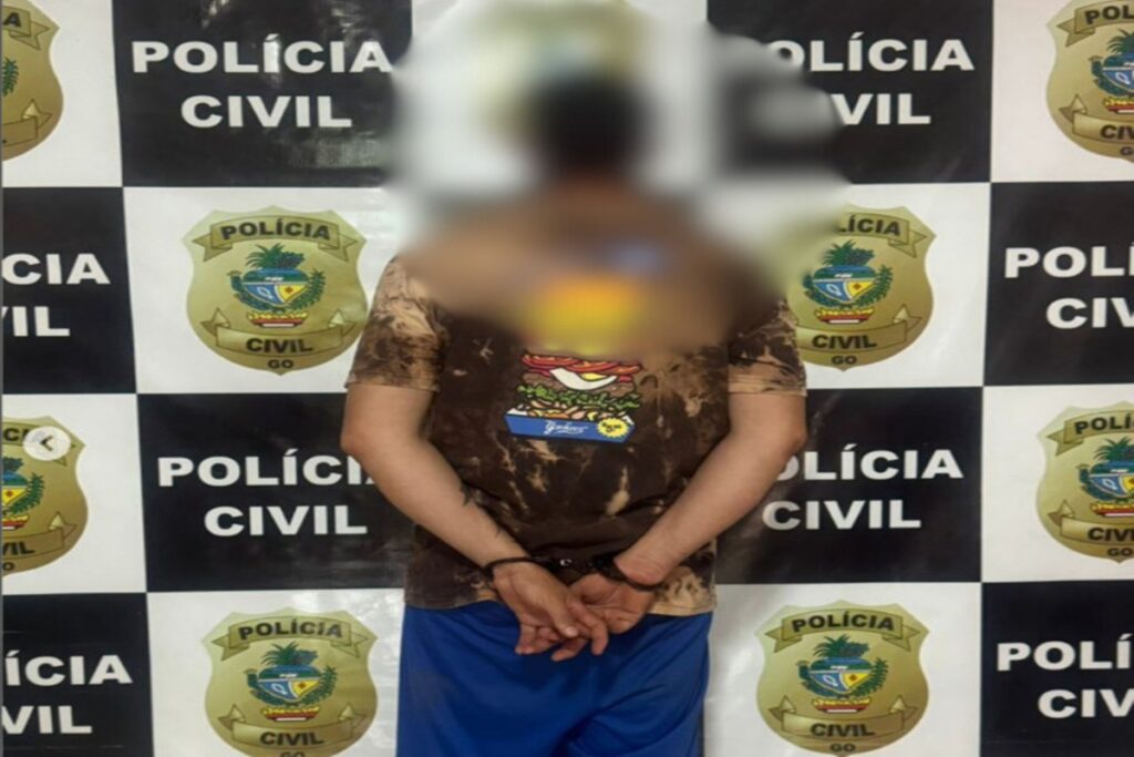 trancada-em-casa,-mulher-e-xingada-e-ameacada-de-morte-pelo-parceiro