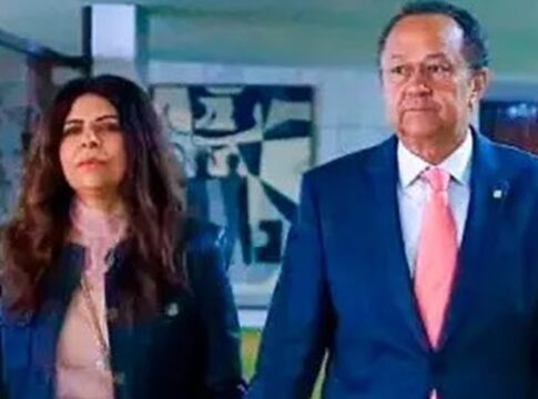 antonia-lucia-invade-camara-municipal-atras-de-suposta-amante-do-ex