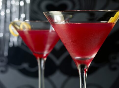 faca-um-cosmopolitan-classico-para-brindar-o-fim-de-ano