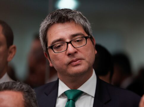 “reeditar-lula-x-bolsonaro”,-diz-lider-do-pl-sobre-flavio-candidato