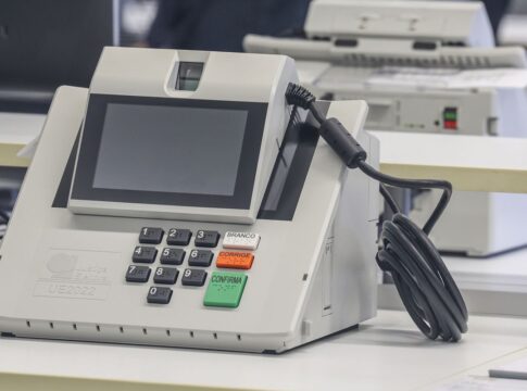 tse-encerra-teste-publico-de-seguranca-das-urnas-eletronicas
